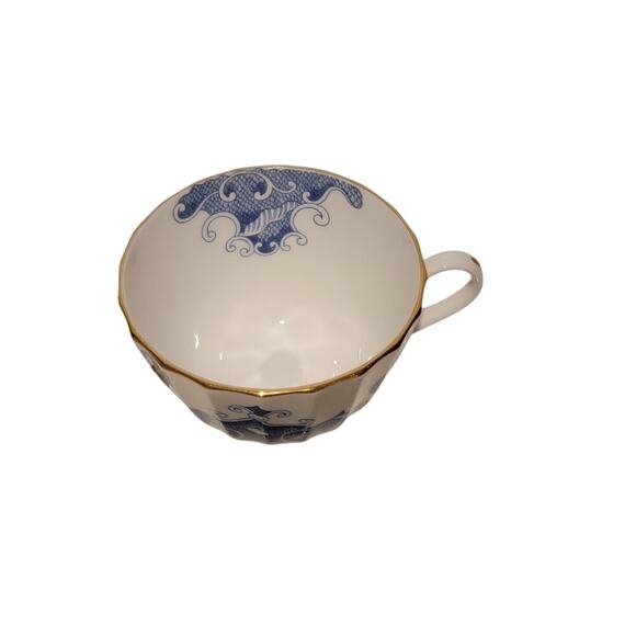 Vintage Royal Worcester Blue Dragon Tea Cup and Saucer Gold Trim with Stand - Picture 4 of 13